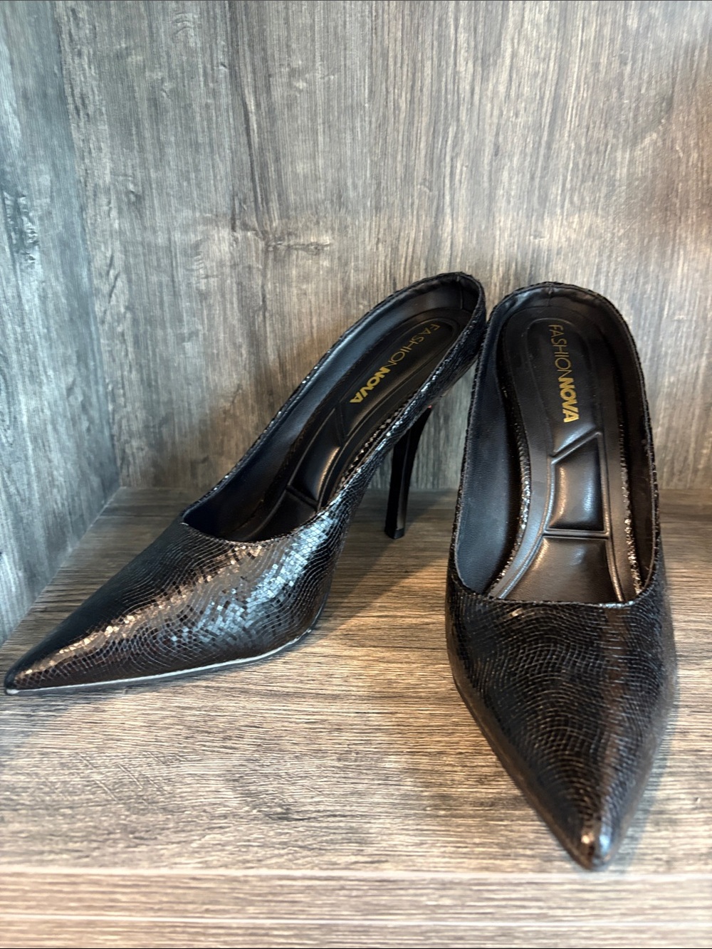Fashion Nova Black Pointed Toe Stiletto Pumps with Textured sequins finish